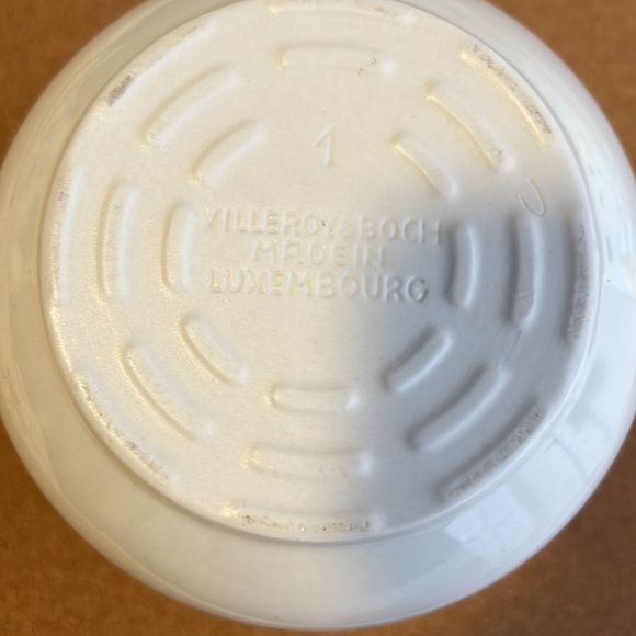 Villeroy & Boch Off White Creamer / Jug appr 5.5” - Picture 12 of 12